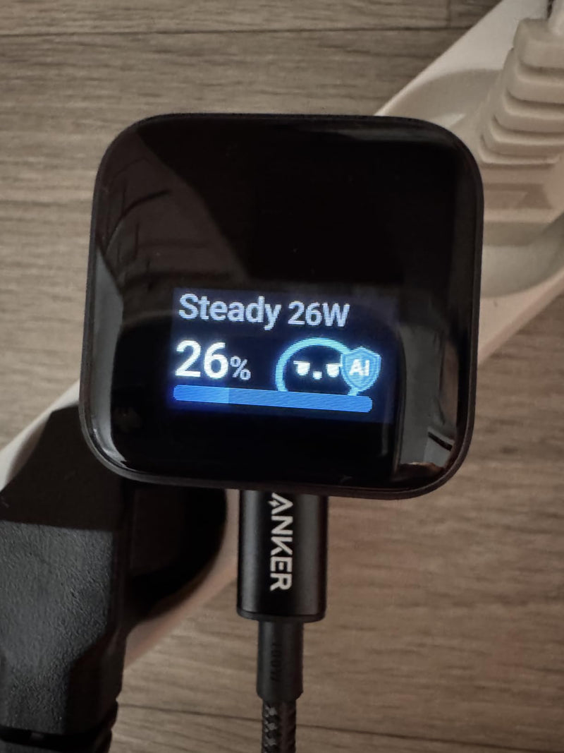 Anker Nano Caricatore iPhone da 45W con Smart Display, caricatore USB C, Ricarica Rapida, riconoscimento Intelligente, modalità Care, Design Compatto, per iPhone 17/16/15, iPad, MacBook e Apple Watch