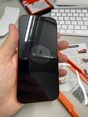 NEW'C 3 Pezzi, Pellicola Protettiva Schermo Intero per iPhone 17, 17 Pro, iPhone 16 Pro 6,3 pollici [Installazione Automatica], Vetro Temperato - Ultra Resistente - Adatta alla Custodia