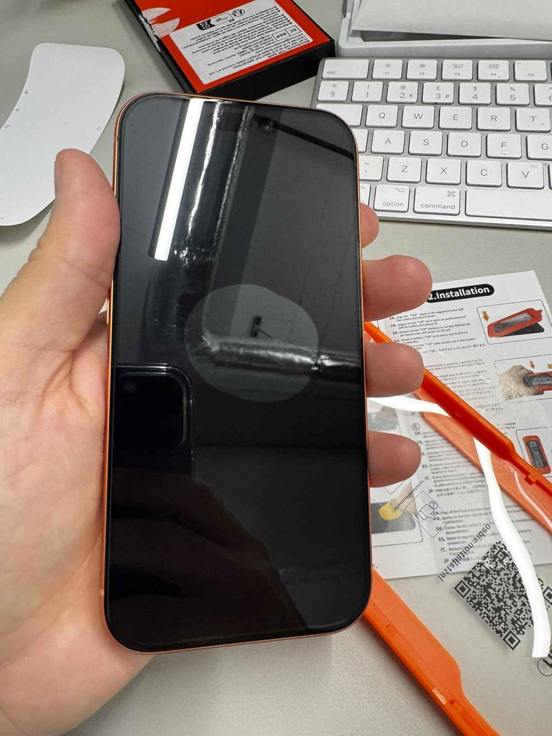 NEW'C 3 Pezzi, Pellicola Protettiva Schermo Intero per iPhone 17, 17 Pro, iPhone 16 Pro 6,3 pollici [Installazione Automatica], Vetro Temperato - Ultra Resistente - Adatta alla Custodia