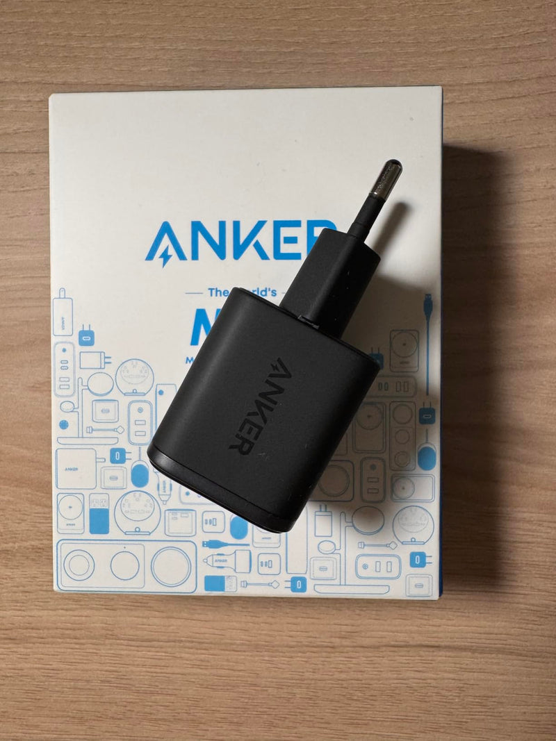 Anker Nano Caricatore iPhone da 45W con Smart Display, caricatore USB C, Ricarica Rapida, riconoscimento Intelligente, modalità Care, Design Compatto, per iPhone 17/16/15, iPad, MacBook e Apple Watch