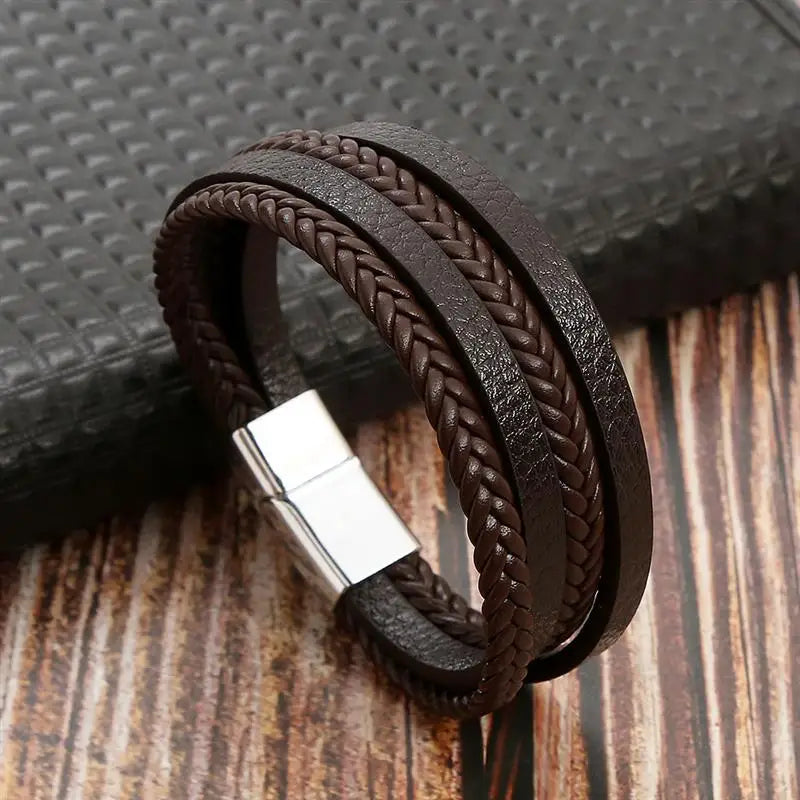 Braccialetti da uomo in pelle multistrato intrecciata con corda intrecciata alla moda Bracciale con magnete mentale punk per regali di gioielli con ciondoli per amici