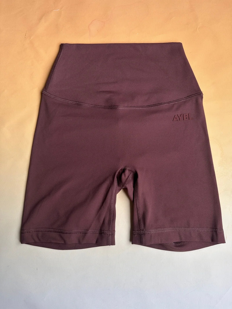 AYBL Top da yoga con scollo all'americana e pantaloncini da 2 pollici per fitness, palestra e allenamento Pilates — Tessuto delicato sulla pelle