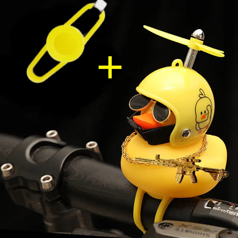 Ciondolo a forma di anatra con casco, piccola anatra gialla per bici da strada, accessori per ciclismo senza luci