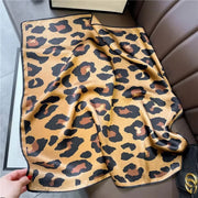 Foulard donna effetto seta 68 cm stampa leopardata retrò, sciarpa quadrata elegante per capelli, collo e accessori borsa - Campeda