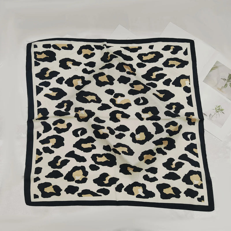 Foulard donna effetto seta 68 cm stampa leopardata retrò, sciarpa quadrata elegante per capelli, collo e accessori borsa - Campeda