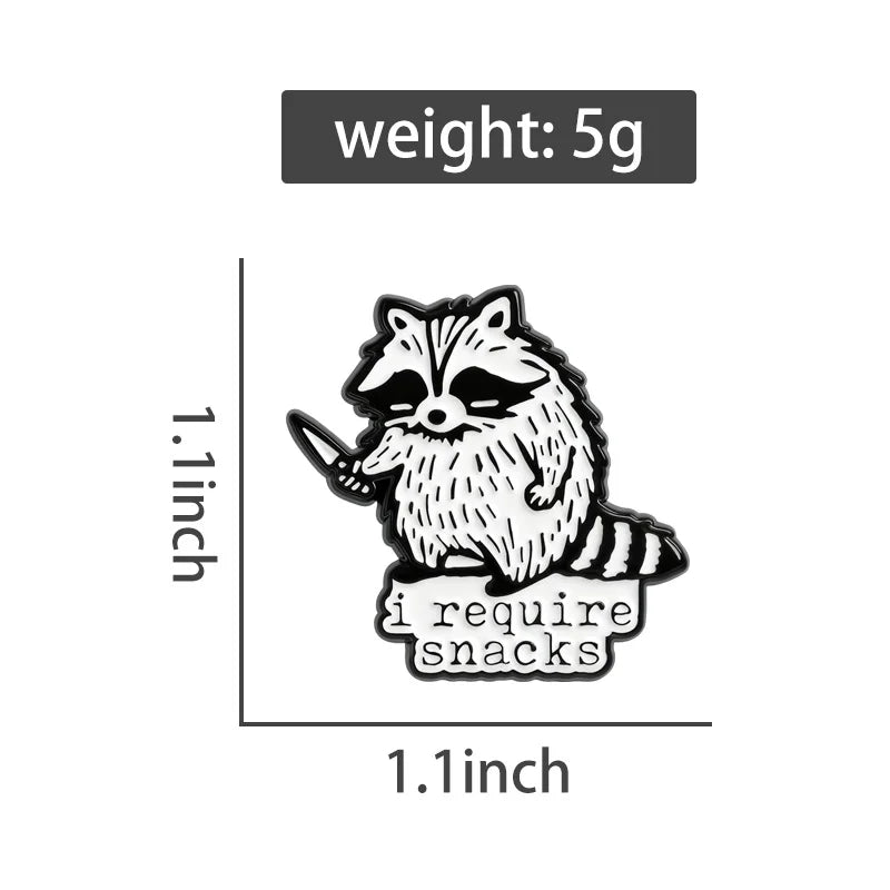 I Require Snack Spille smaltate Cartoon Trash Panda Procione Spille Distintivi da bavero Divertenti gioielli con animali Regalo per bambini Amici