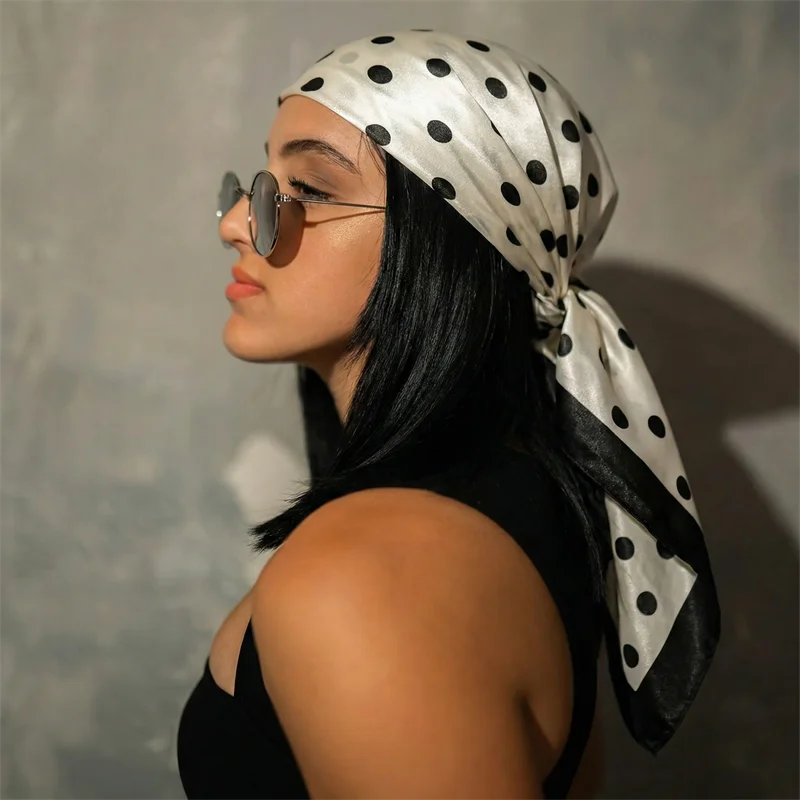 Foulard quadrato con stampa a pois da donna sciarpa in seta - immagine 2