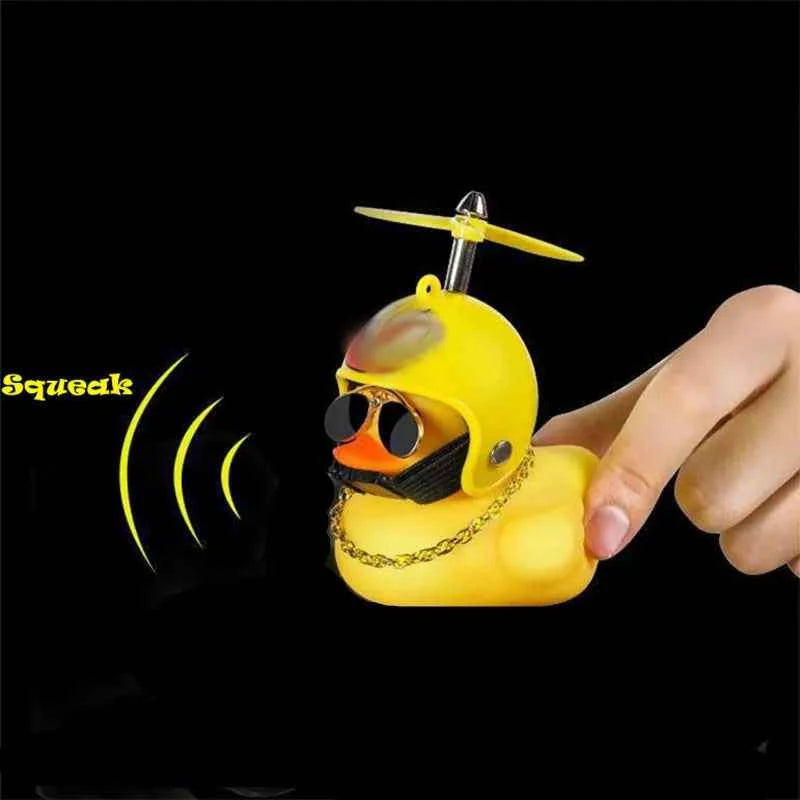 Ciondolo a forma di anatra con casco, piccola anatra gialla per bici da strada, accessori per ciclismo senza luci