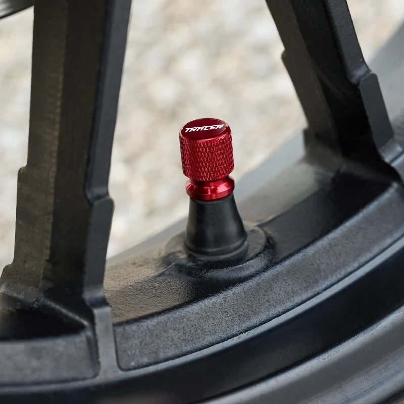 Tappi Valvole Pneumatici Moto Yamaha (2 Pezzi) – Copri Valvola CNC in Alluminio per MT07 MT09 Tracer 700/900 GT