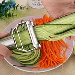 1 pz pelapatate in acciaio inossidabile, pelapatate universale da cucina e affettatrice julienne, pelapatate multifunzione, tritatutto per frutta e verdura, robot da cucina manuale per il Ringraziamento, Natale, gadget da cucina essenziale