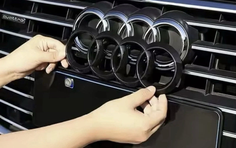 Emblema Audi Nero Lucido Anteriore Posteriore A1 A3 A4 A5 A6 A7 A8 Q2 Q3 Q4 Q5
